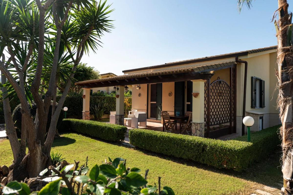 Villa Plumeria กัมโปเฟลิเช ดิ โรชเชลลา ภายนอก รูปภาพ